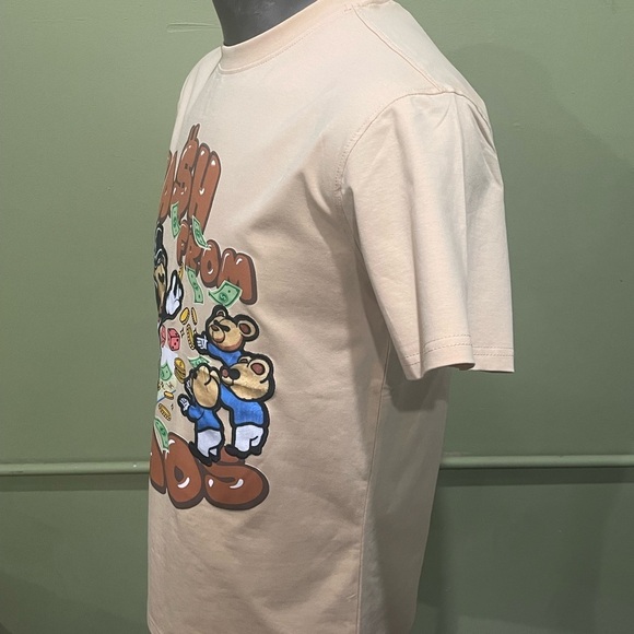 Bleecker&Mercer Cash From Chaos Graphic T-Shirt khaki crewneck - Picture 2 of 4